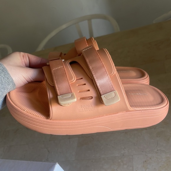 Brand new suicoke zurich salmon baby pink slides never worn! - Picture 5 of 7
